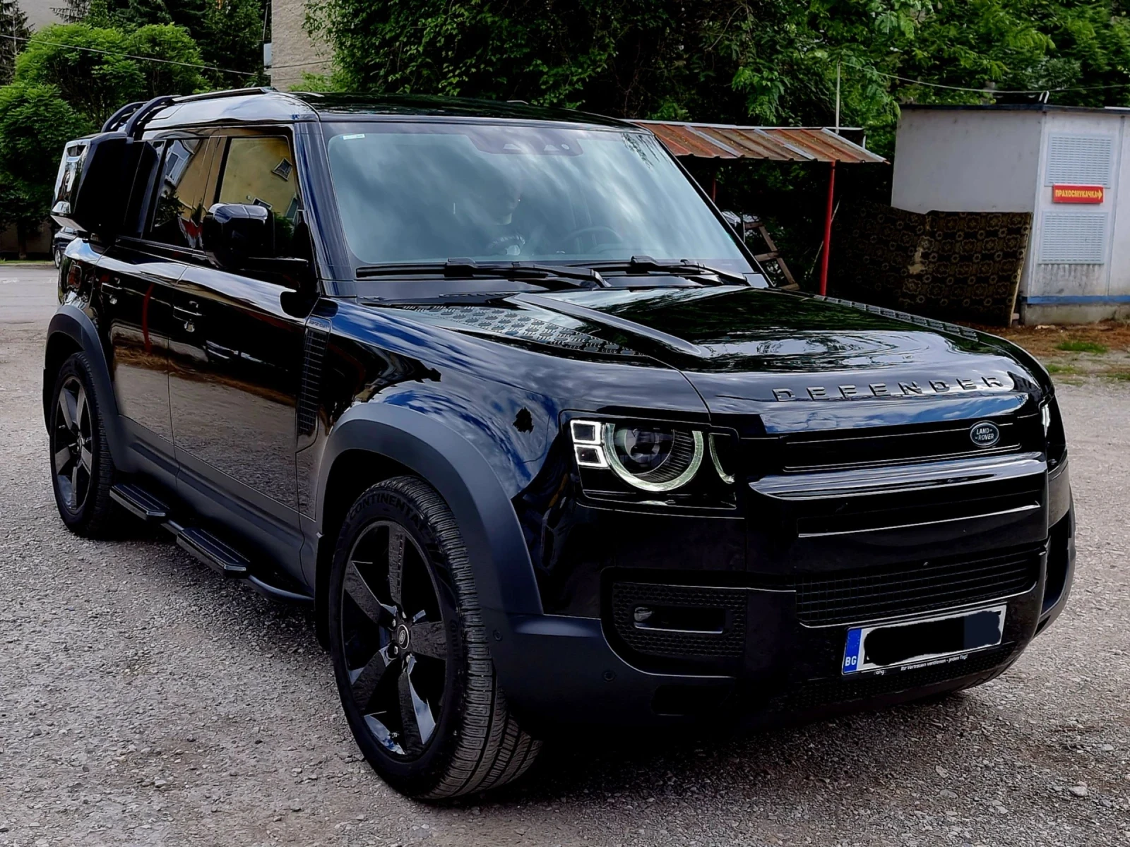 Land Rover Defender