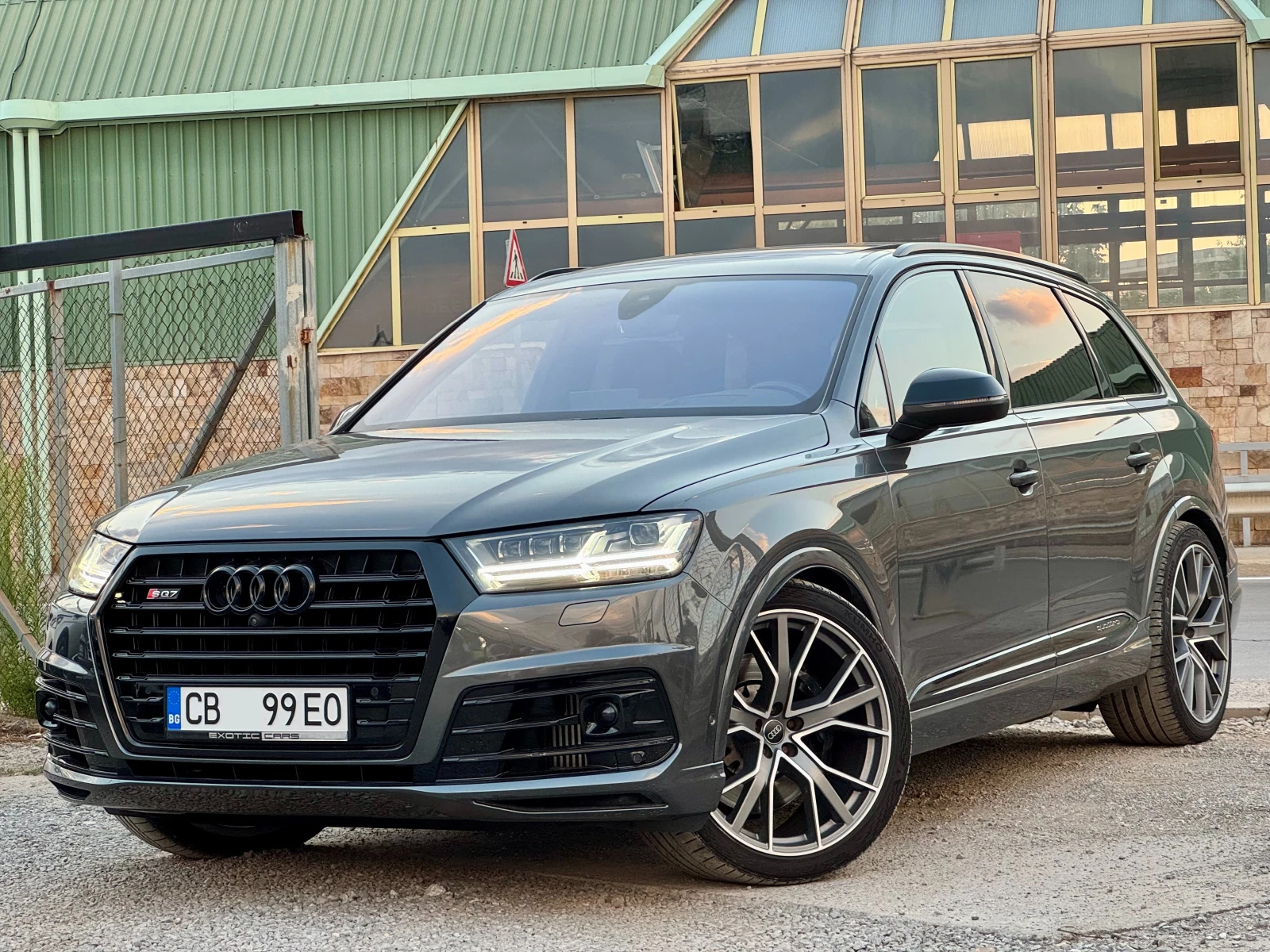 Audi SQ7 4.0TDI ! Qauttro ! 6+ 1 Места !, снимка 3 - Автомобили и джипове - 55930051
