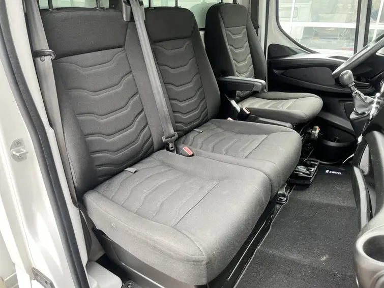 Iveco Daily, снимка 14 - Бусове и автобуси - 52620158