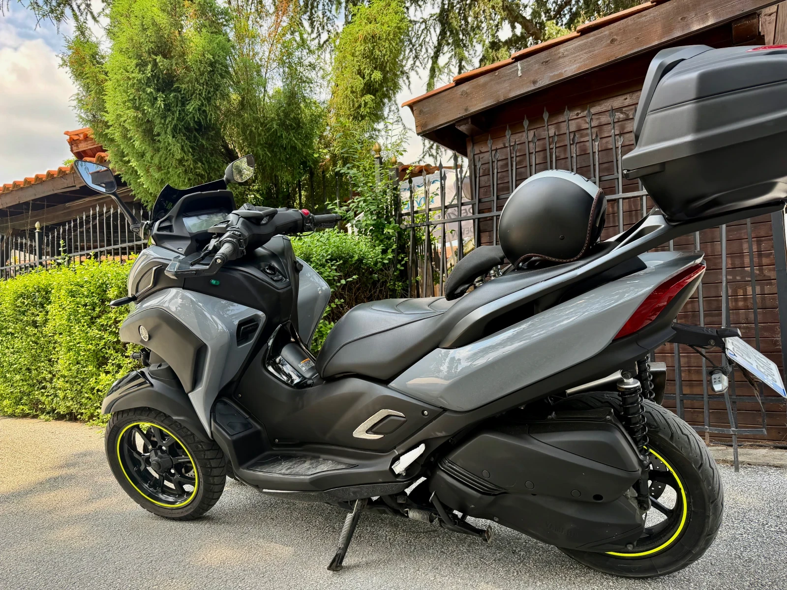 Yamaha Tricity Уникат-Акрапович-Нардогрей!!, снимка 3 - Мотоциклети и мототехника - 54825161