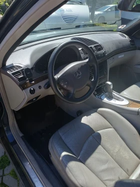 Mercedes-Benz E 270 Седан , снимка 4