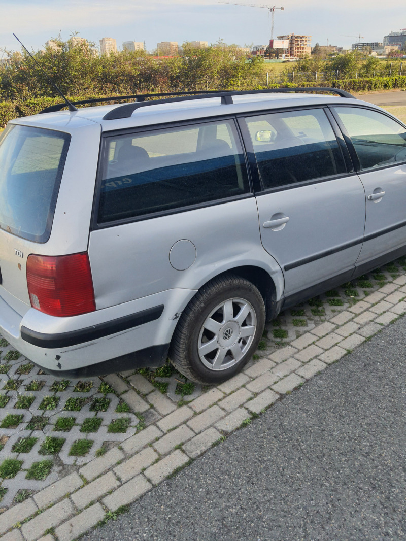 VW Passat, снимка 3 - Автомобили и джипове - 46189013
