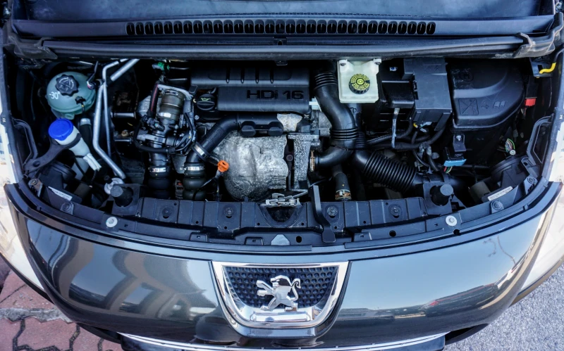 Peugeot 3008 1.6HDi Tecno , снимка 13 - Автомобили и джипове - 45624229