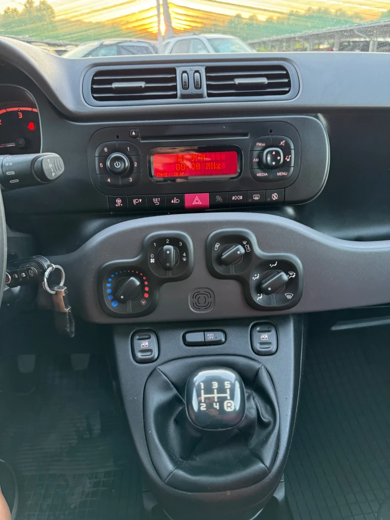 Fiat Panda 1.3mjet ИТАЛИЯ, снимка 12 - Автомобили и джипове - 46890908