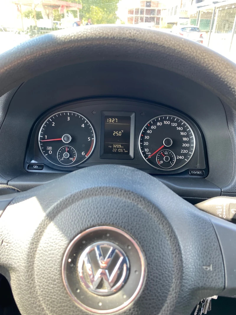 VW Caddy 1.6tdi, снимка 10 - Автомобили и джипове - 47545522