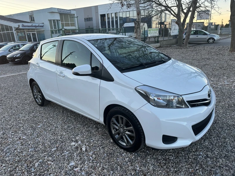 Toyota Yaris 1.3 i, снимка 2 - Автомобили и джипове - 48374996