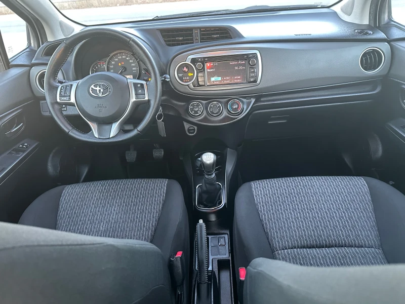 Toyota Yaris 1.3 i, снимка 9 - Автомобили и джипове - 48374996