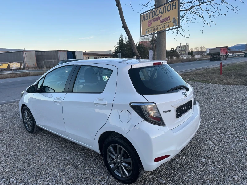 Toyota Yaris 1.3 i, снимка 3 - Автомобили и джипове - 48374996