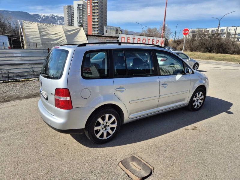 VW Touran, снимка 5 - Автомобили и джипове - 49502990