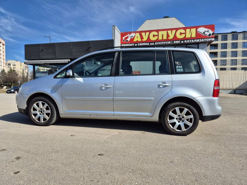 VW Touran, снимка 8 - Автомобили и джипове - 49502990