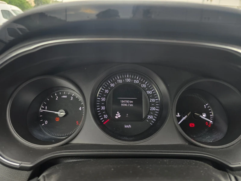 Renault Megane 1.5 dCi, снимка 11 - Автомобили и джипове - 50480948