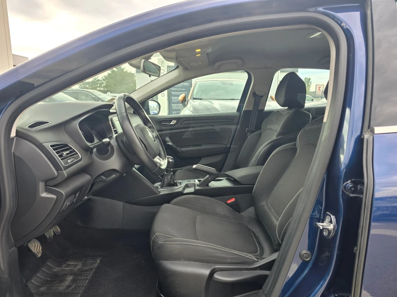 Renault Megane 1.5 dCi, снимка 6 - Автомобили и джипове - 50480948