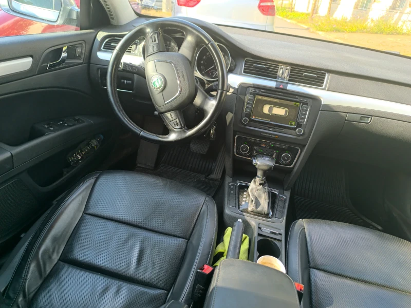 Skoda Superb, снимка 6 - Автомобили и джипове - 52374986