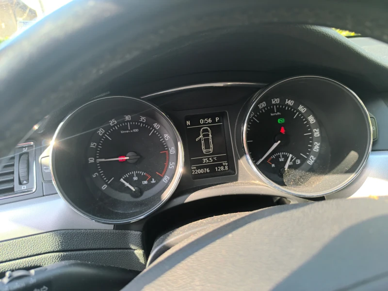 Skoda Superb, снимка 10 - Автомобили и джипове - 52374986