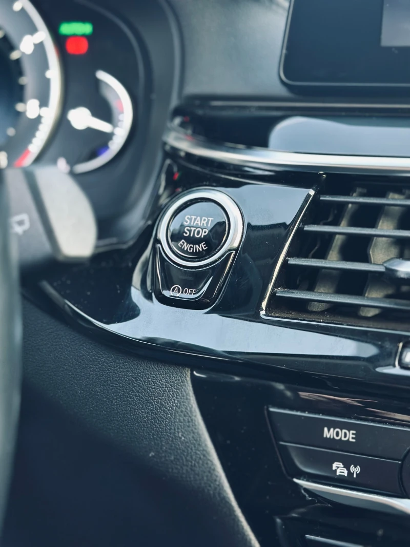 BMW 530 D Xdrive Luxury Line - първи собственик в България, снимка 16 - Автомобили и джипове - 52520937