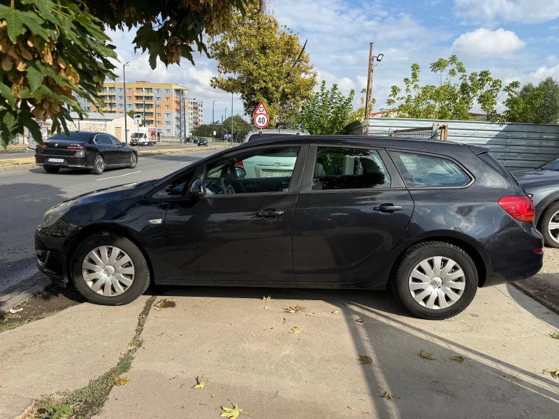 Opel Astra FACELIFT , снимка 4 - Автомобили и джипове - 51421232