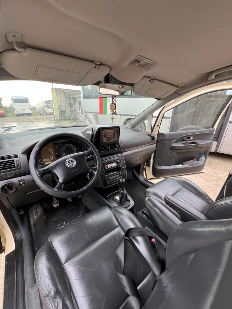 VW Sharan 1.9 TDI, снимка 12 - Автомобили и джипове - 52290834