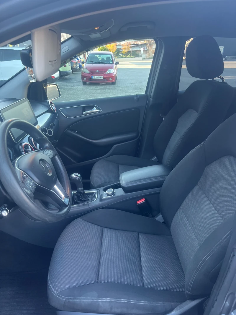 Mercedes-Benz B 180 Регистриран , снимка 8 - Автомобили и джипове - 52976650