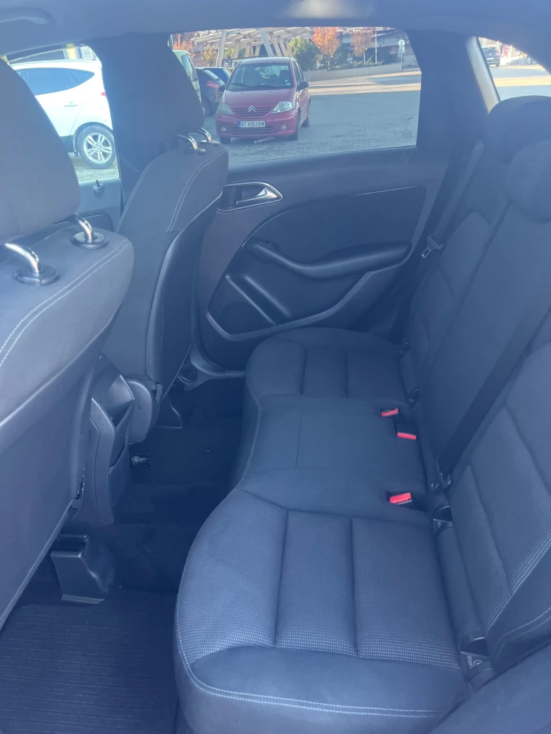 Mercedes-Benz B 180 Регистриран , снимка 9 - Автомобили и джипове - 52976650