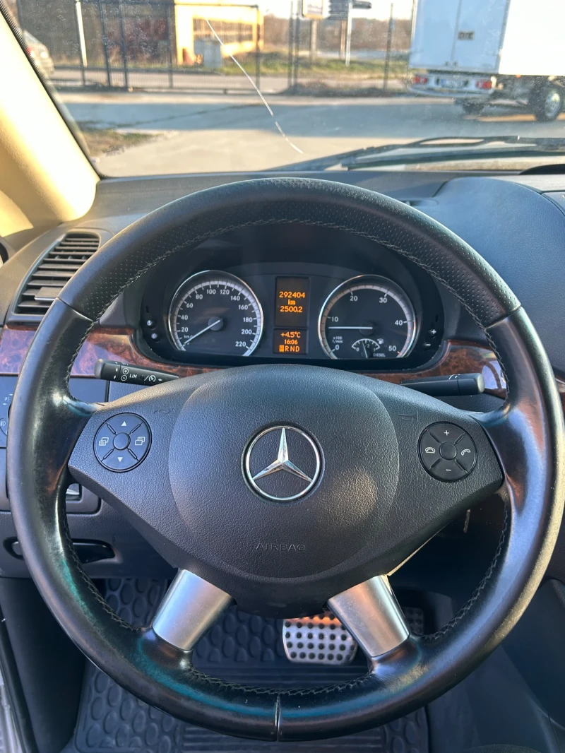 Mercedes-Benz Viano Mercedes-Benz 3.0 V6 FULL, снимка 8 - Автомобили и джипове - 53196909