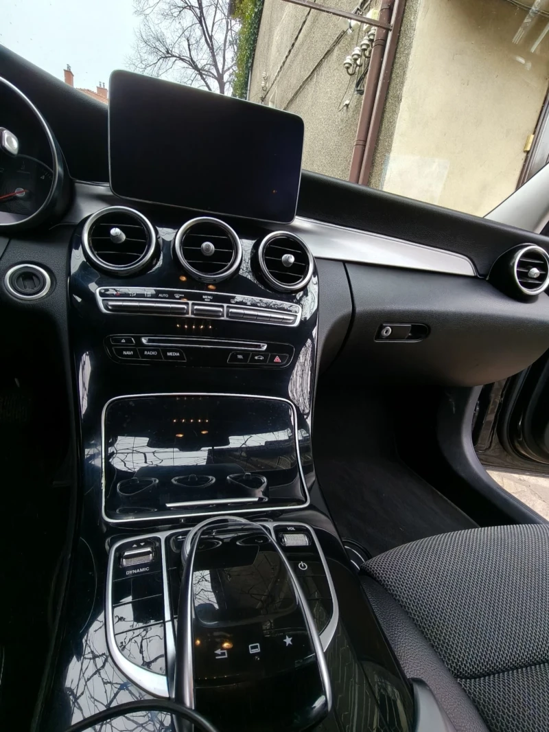 Mercedes-Benz C 300, снимка 12 - Автомобили и джипове - 53561806