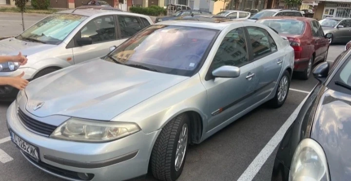 Renault Laguna 2.0 16v, снимка 4 - Автомобили и джипове - 49304550