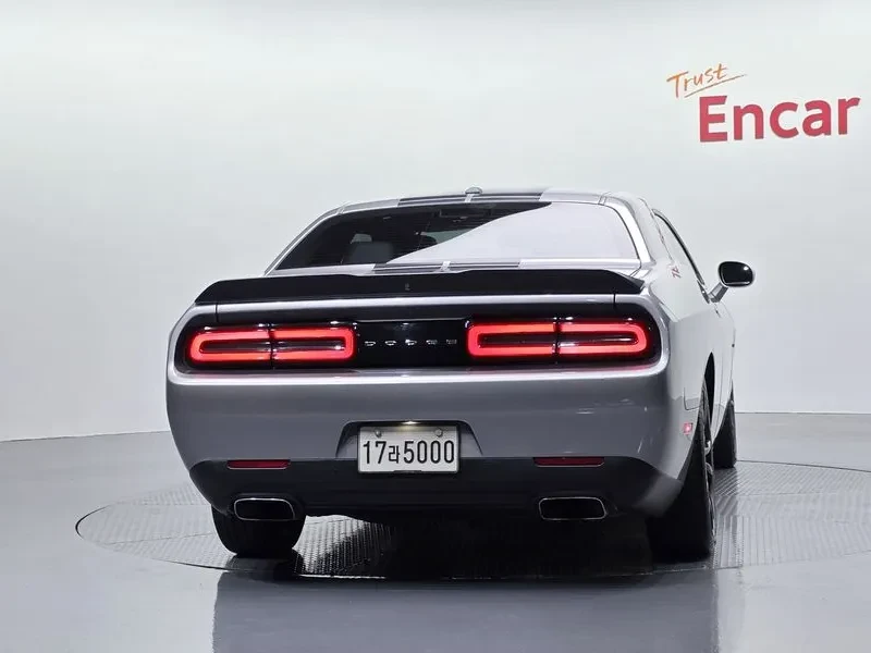 Dodge Challenger 5.7, снимка 4 - Автомобили и джипове - 54849159