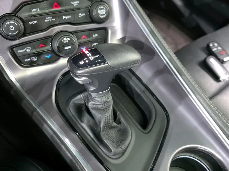 Dodge Challenger 5.7, снимка 9 - Автомобили и джипове - 54849159