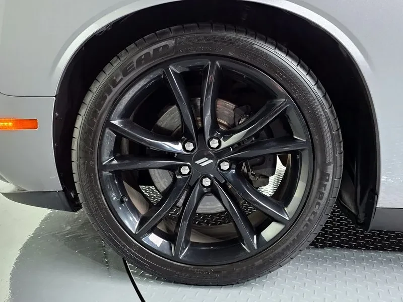 Dodge Challenger 5.7, снимка 5 - Автомобили и джипове - 54849159