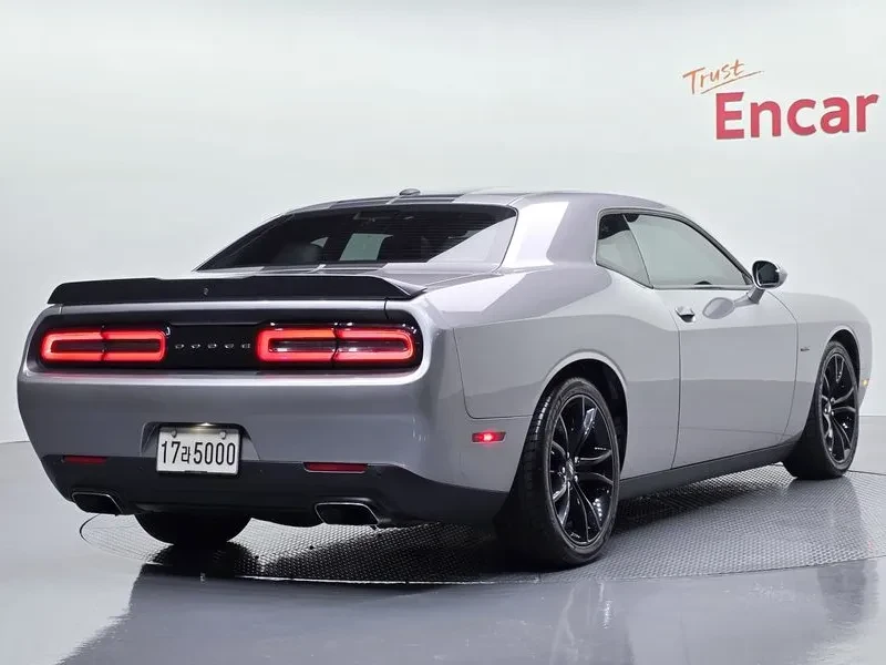 Dodge Challenger 5.7, снимка 2 - Автомобили и джипове - 54849159
