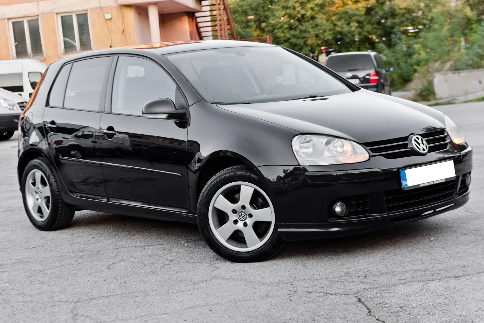 VW Golf 2.0TDI - NAVI - ОБСЛУЖЕН - РЕГИСТРИРАН, снимка 1