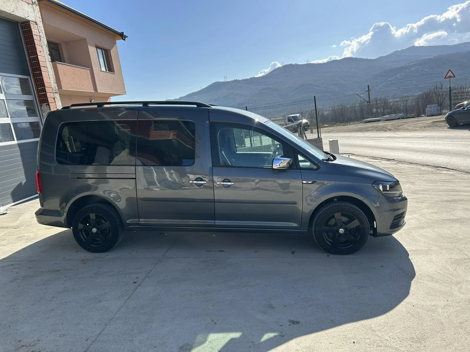 VW Caddy MAXI -TGI - изображение 5