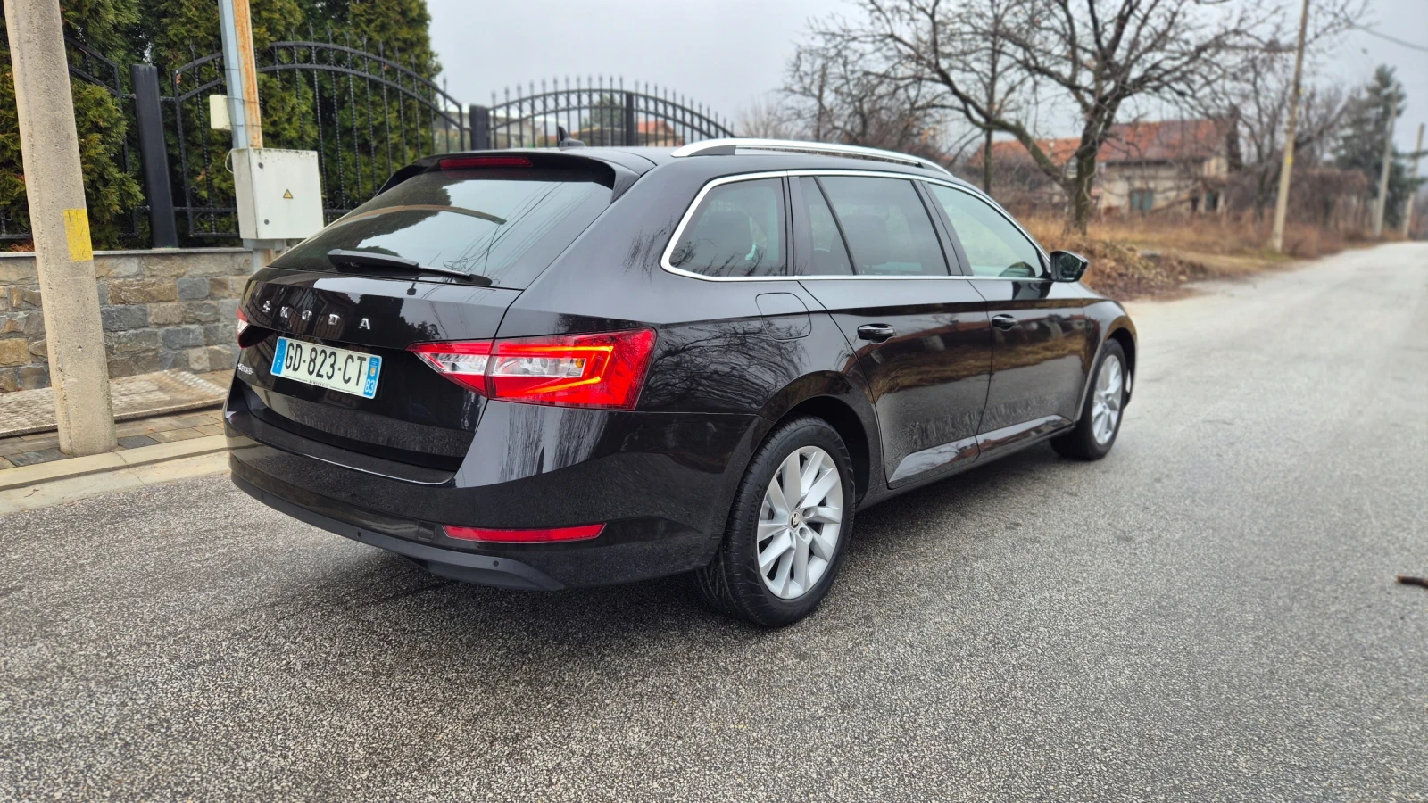 Skoda Superb 2.0D /21г. - изображение 4