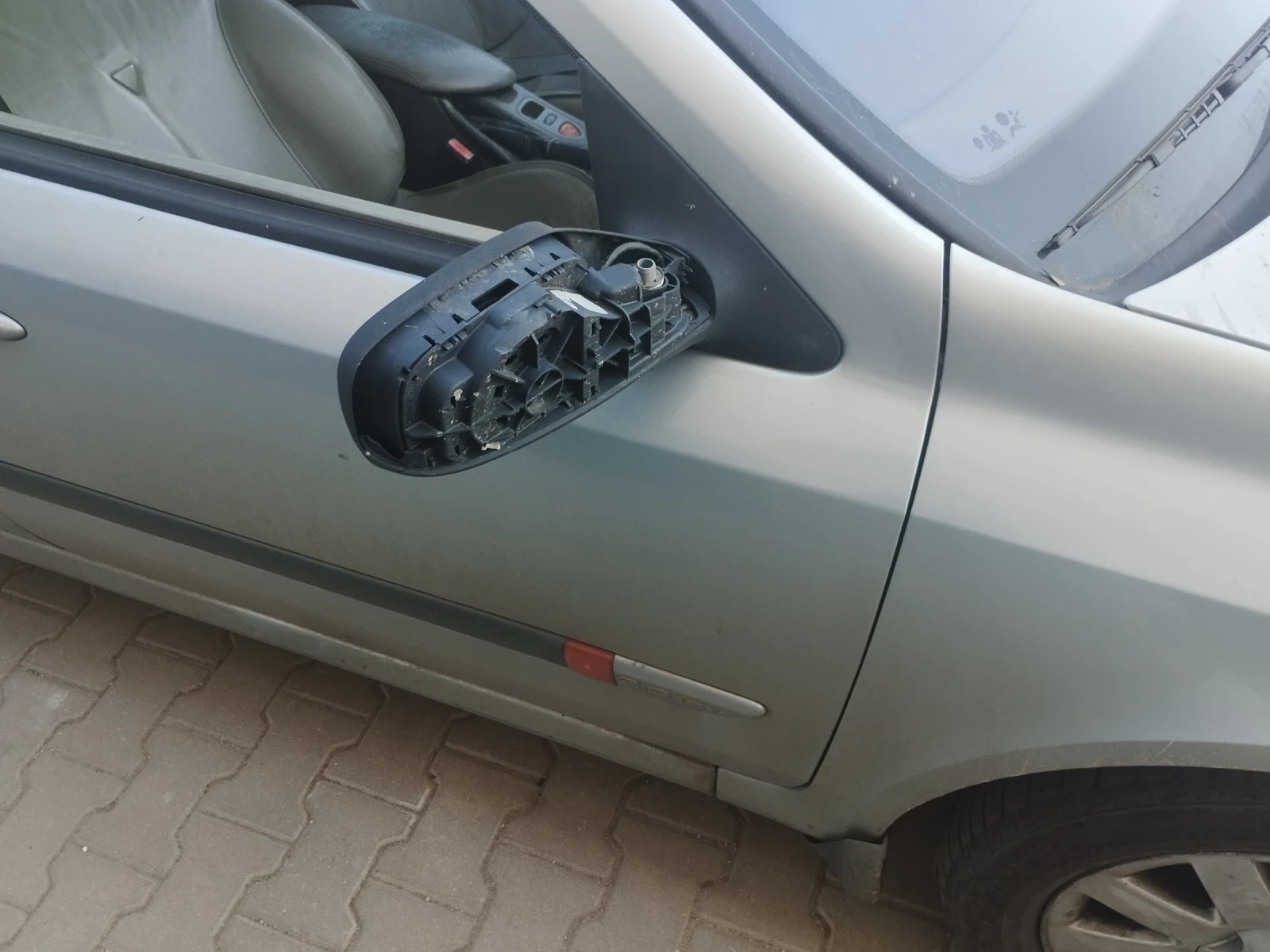 Renault Laguna 2.0 16v - изображение 7