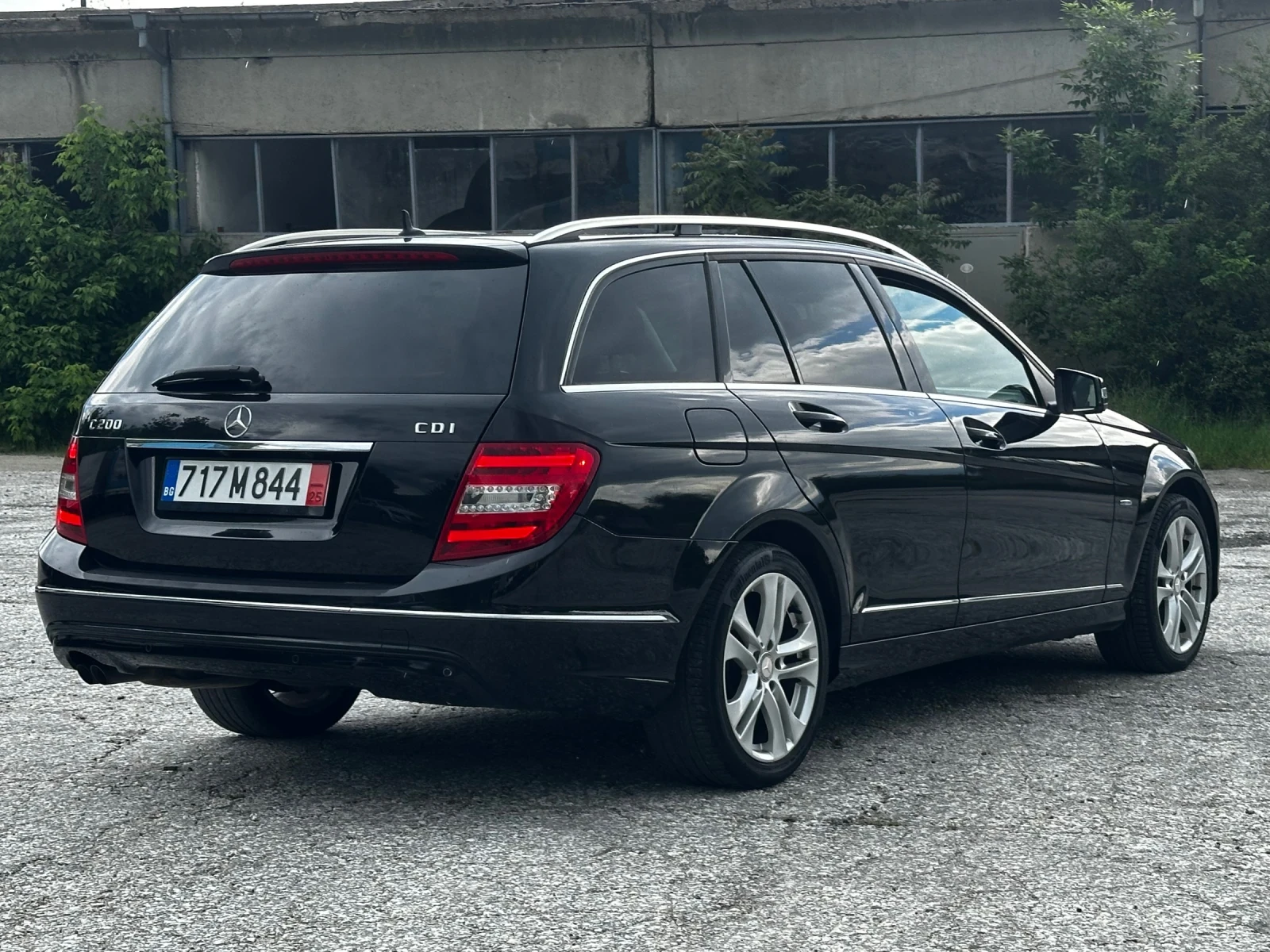 Mercedes-Benz C 220 Avantgarde Автоматик! Обслужена! - изображение 4