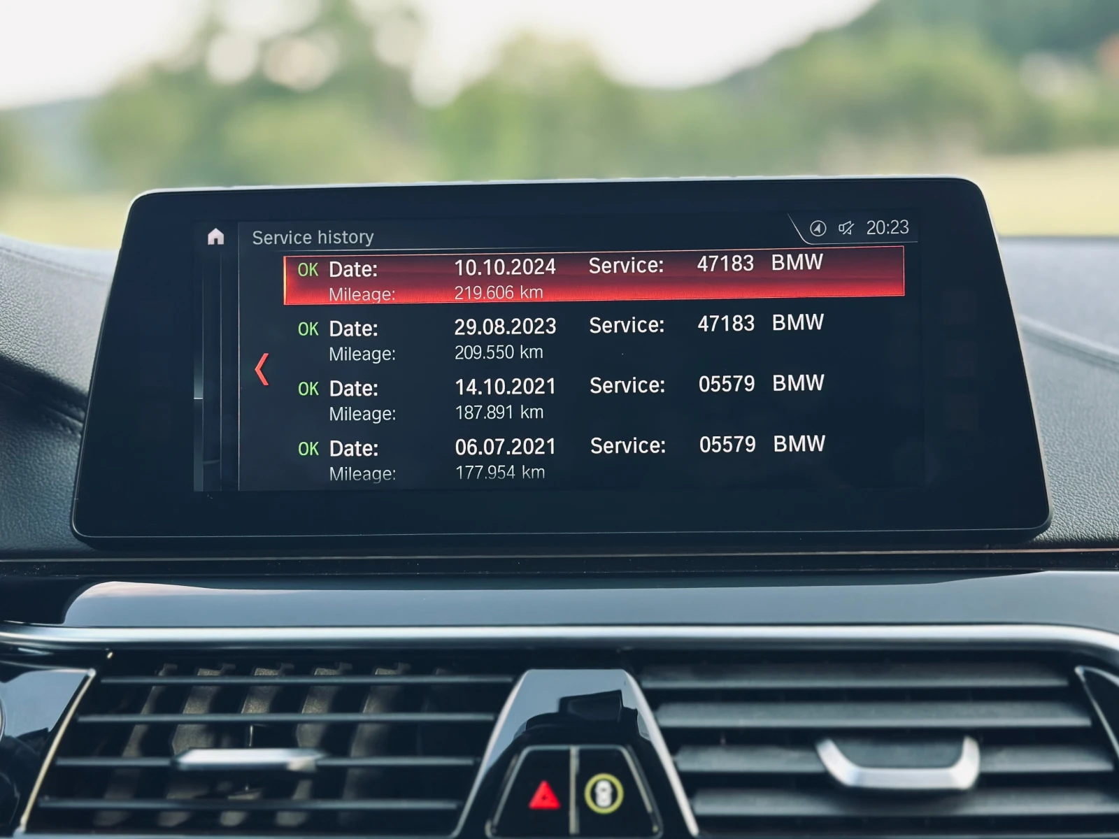 BMW 530 D Xdrive Luxury Line - първи собственик в България, снимка 12 - Автомобили и джипове - 54218308