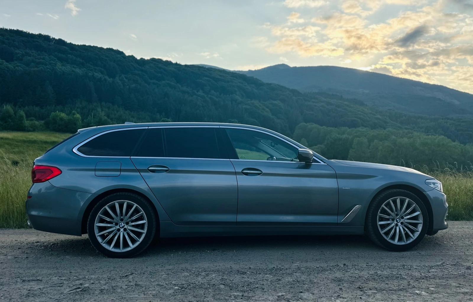 BMW 530 D Xdrive Luxury Line - първи собственик в България - изображение 3