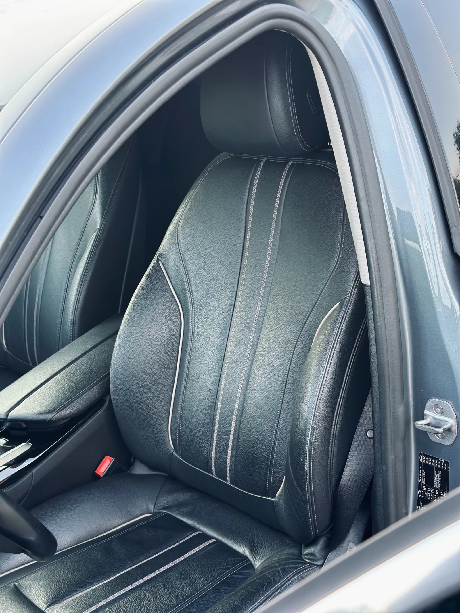 BMW 530 D Xdrive Luxury Line - първи собственик в България, снимка 13 - Автомобили и джипове - 54218308