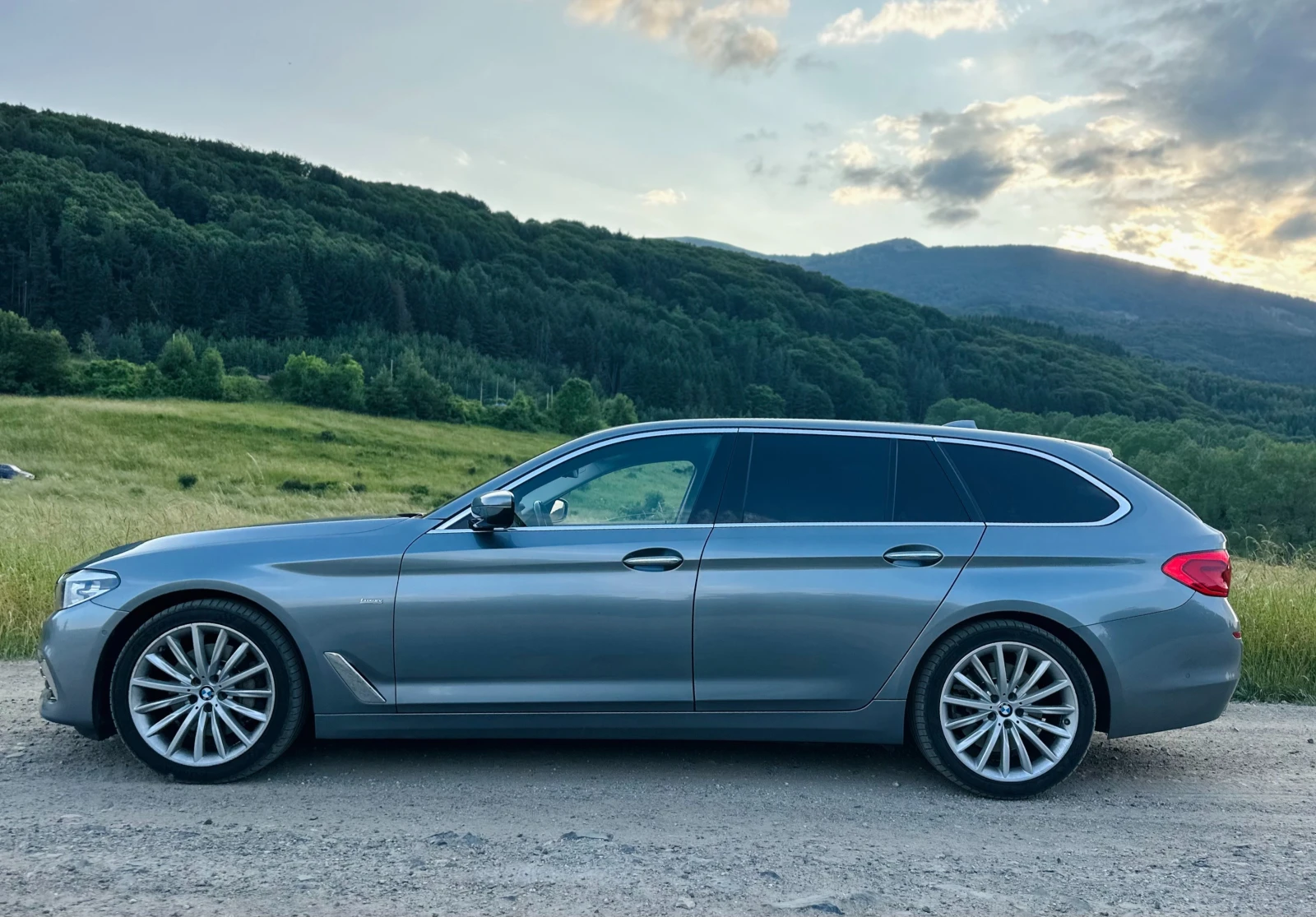 BMW 530 D Xdrive Luxury Line - първи собственик в България - изображение 2