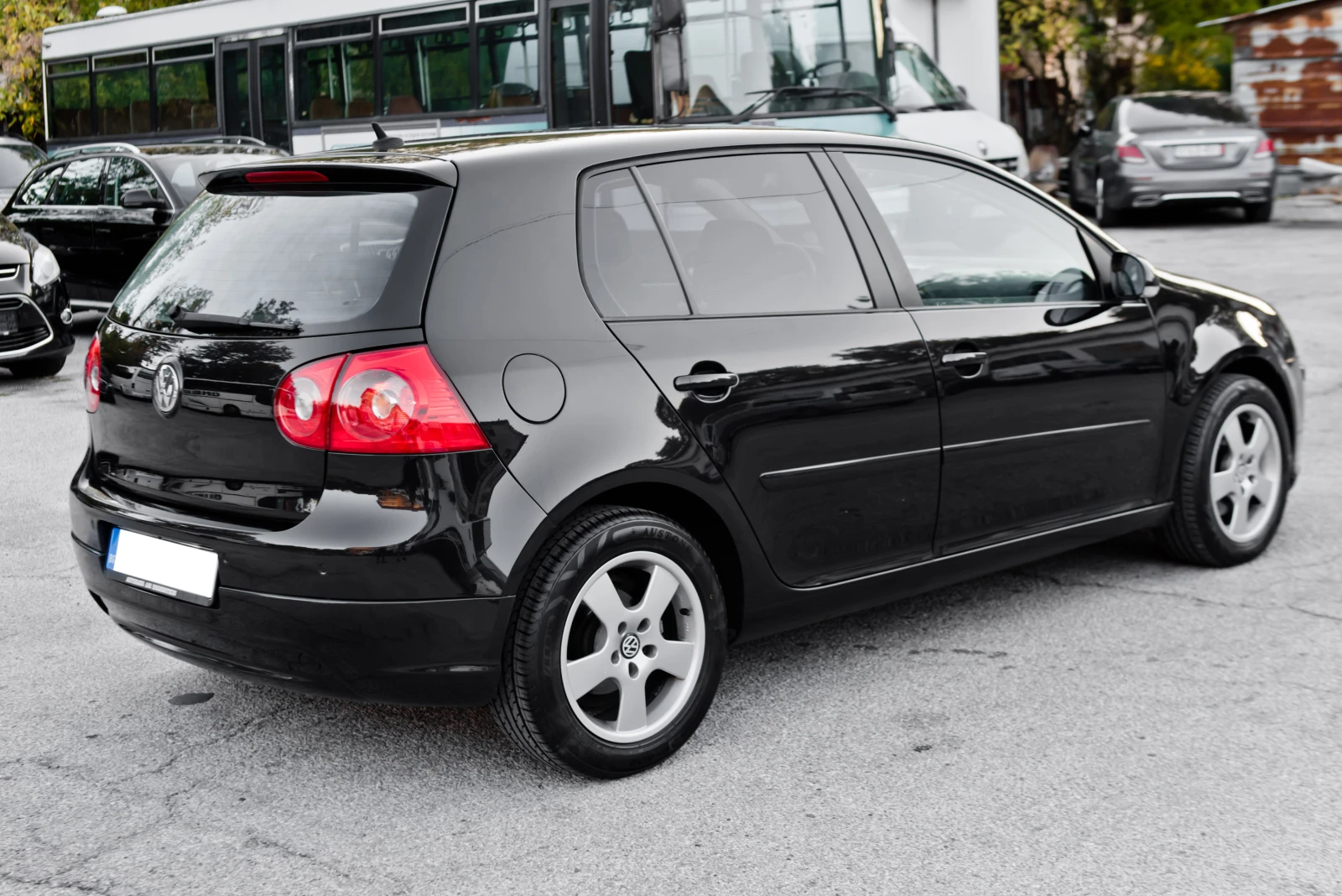 VW Golf 2.0TDI - NAVI - ОБСЛУЖЕН - РЕГИСТРИРАН - изображение 7