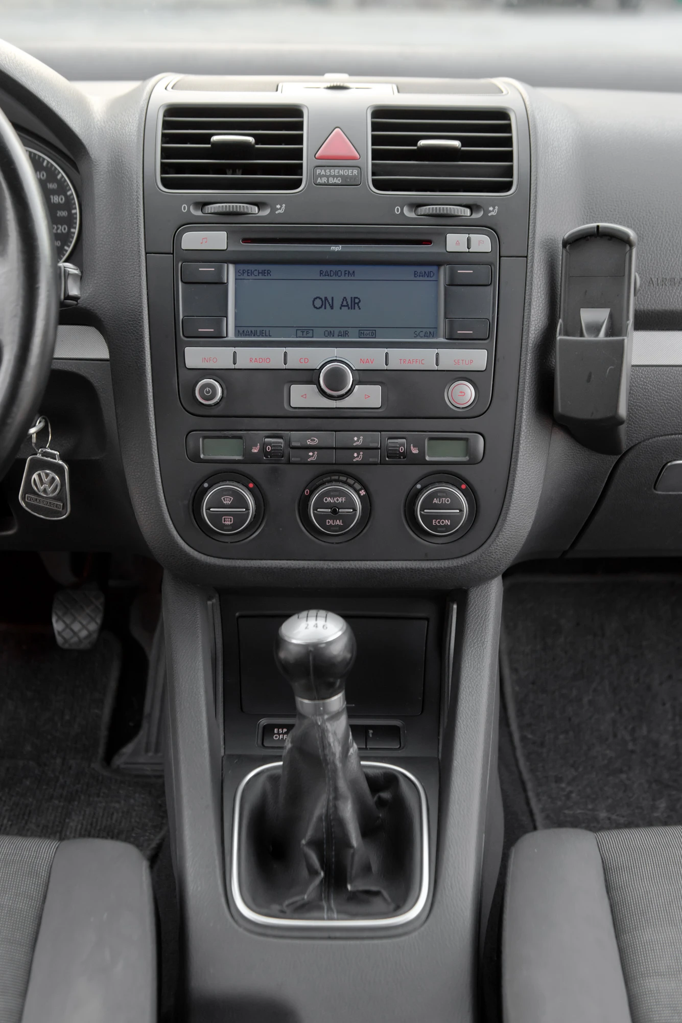 VW Golf 2.0TDI - NAVI -  -  | Mobile.bg   16