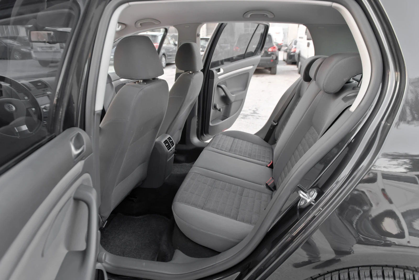 VW Golf 2.0TDI - NAVI -  -  | Mobile.bg   11