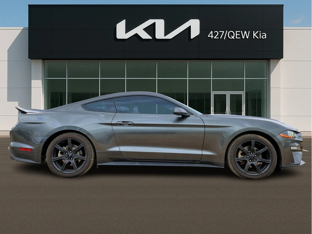 Ford Mustang ECOBOOST FASTBACK * * CARFAX * * АВТО КРЕДИТ * *  - изображение 4