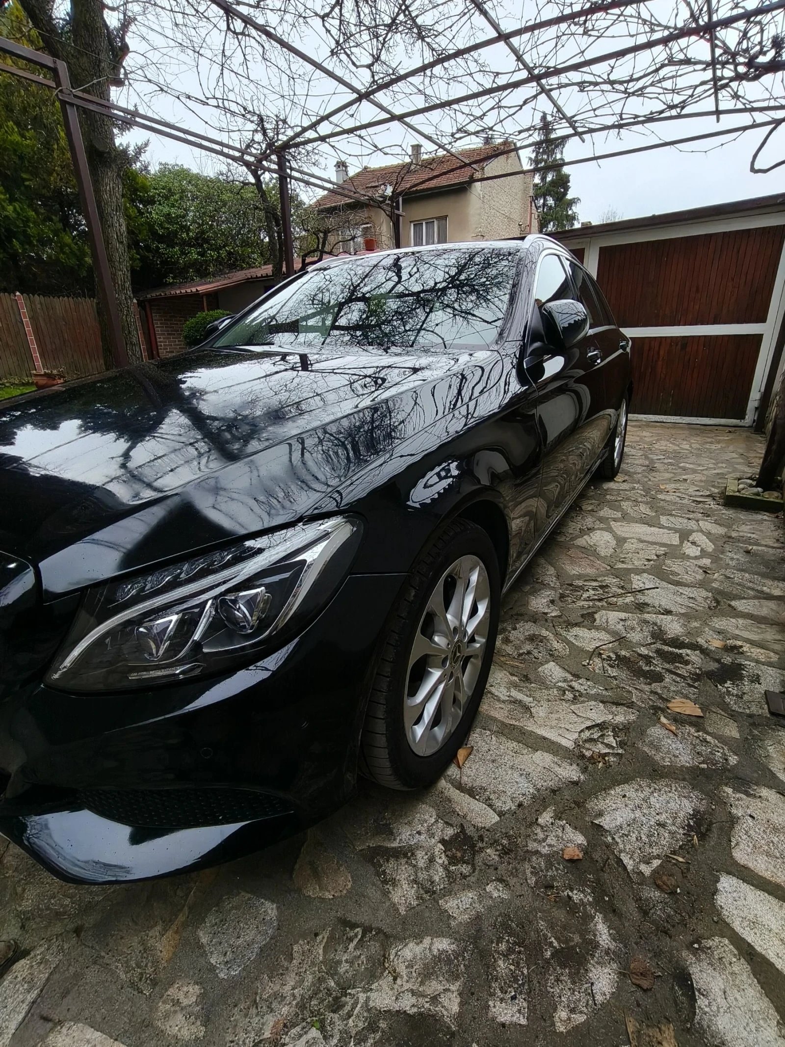 Mercedes-Benz C 300  - изображение 4