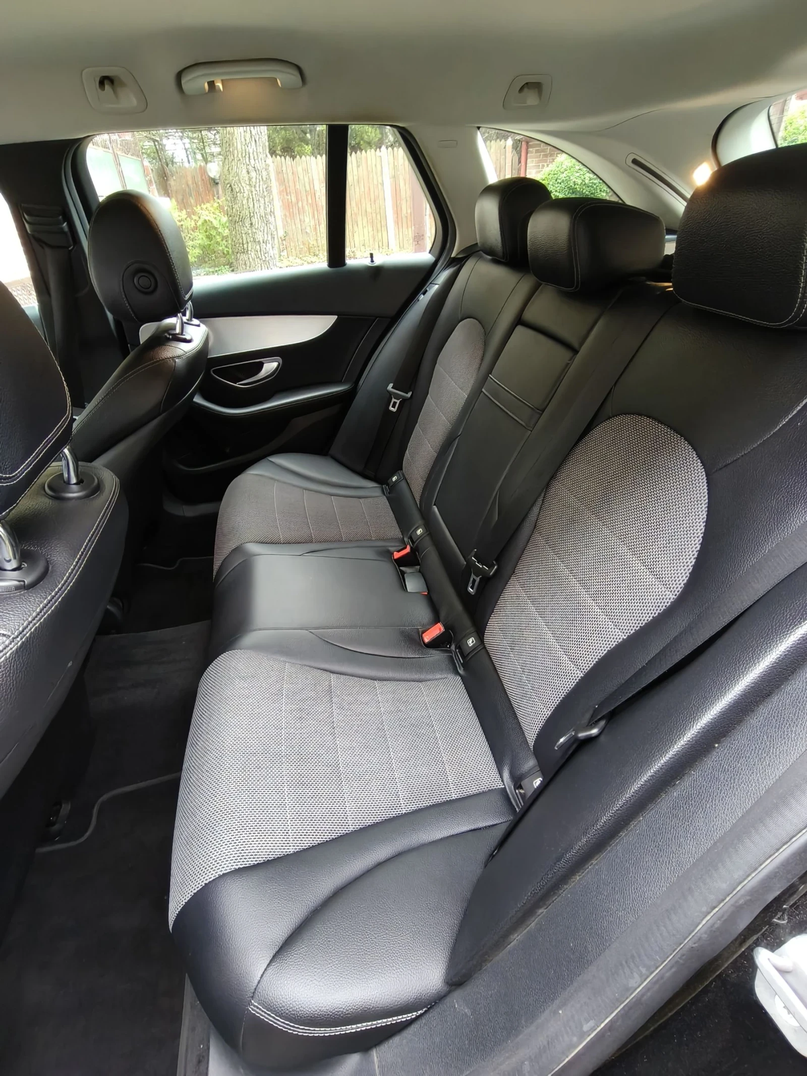 Mercedes-Benz C 300  - изображение 10