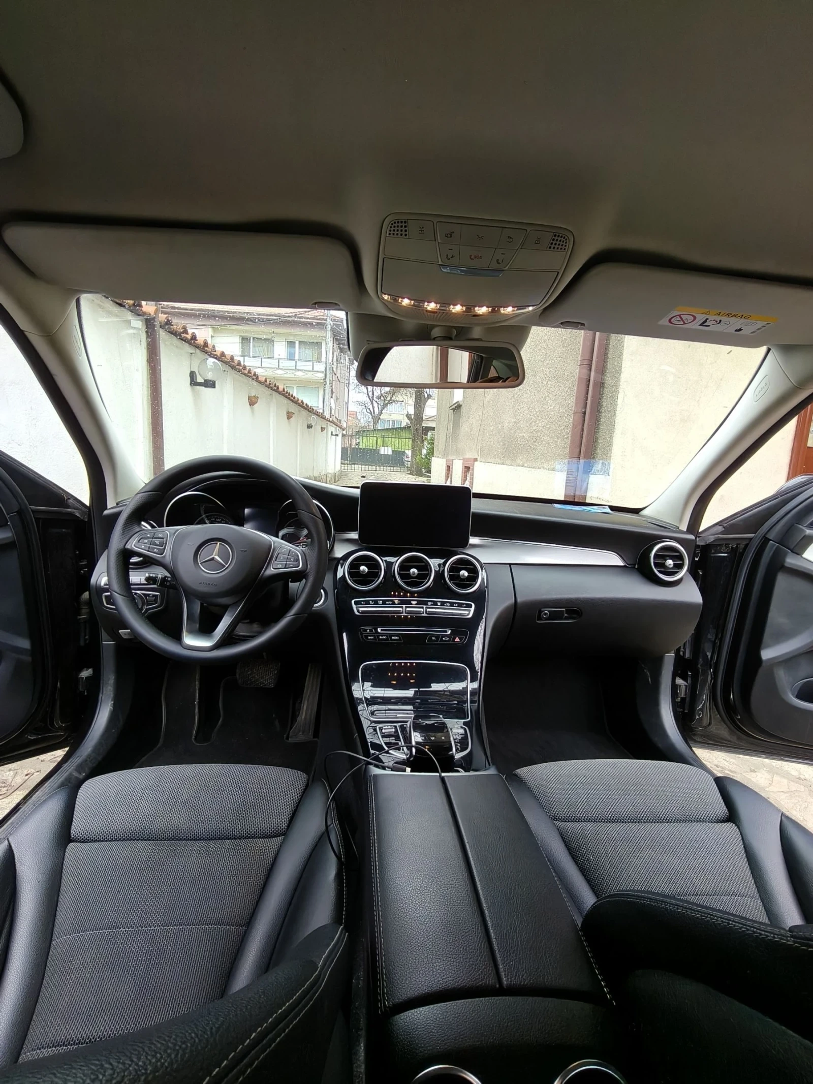 Mercedes-Benz C 300  - изображение 9