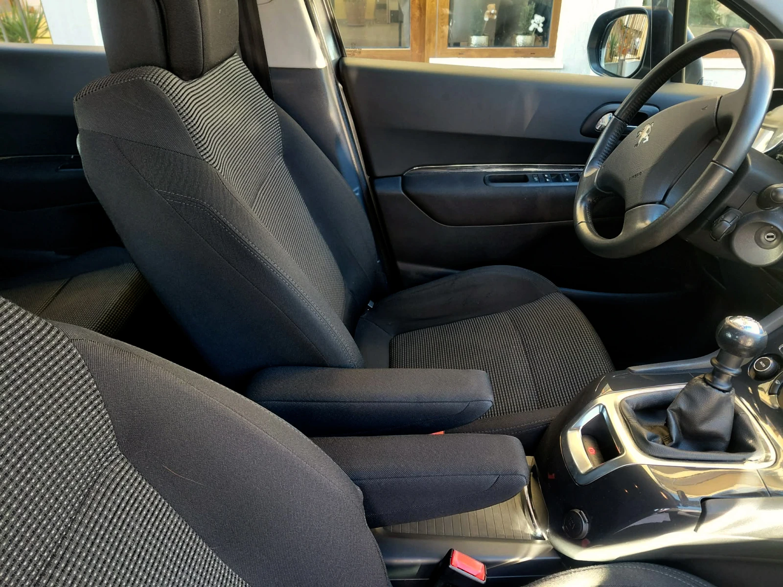 Peugeot 5008, снимка 3 - Автомобили и джипове - 54083137