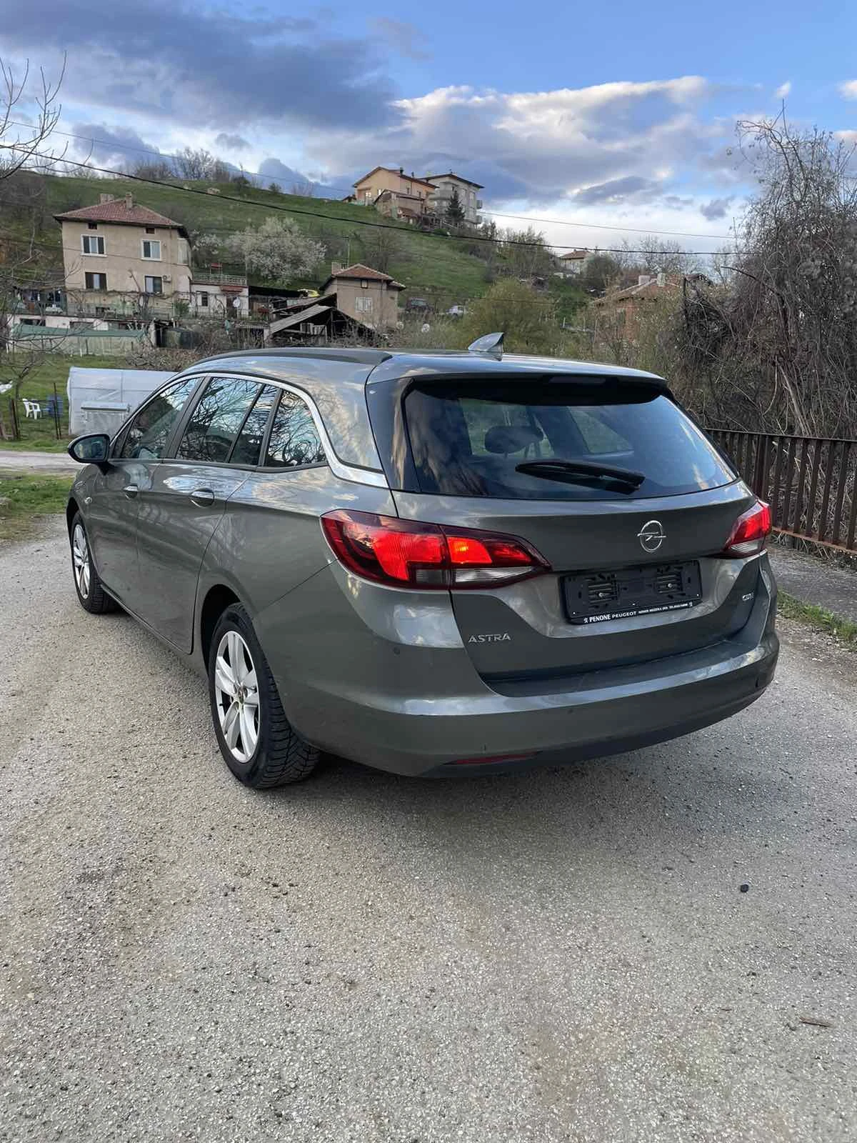 Opel Astra 1.6 CDTi, снимка 5 - Автомобили и джипове - 54123259