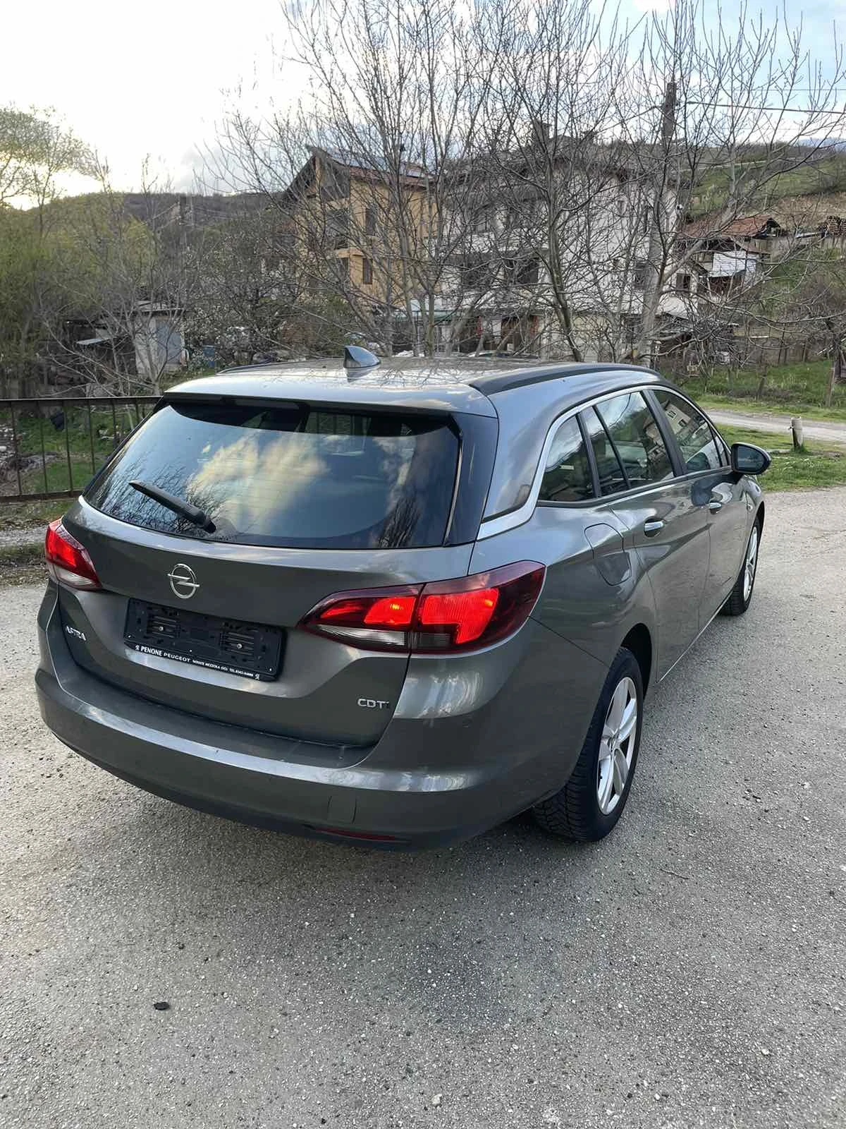Opel Astra 1.6 CDTi, снимка 3 - Автомобили и джипове - 54123259