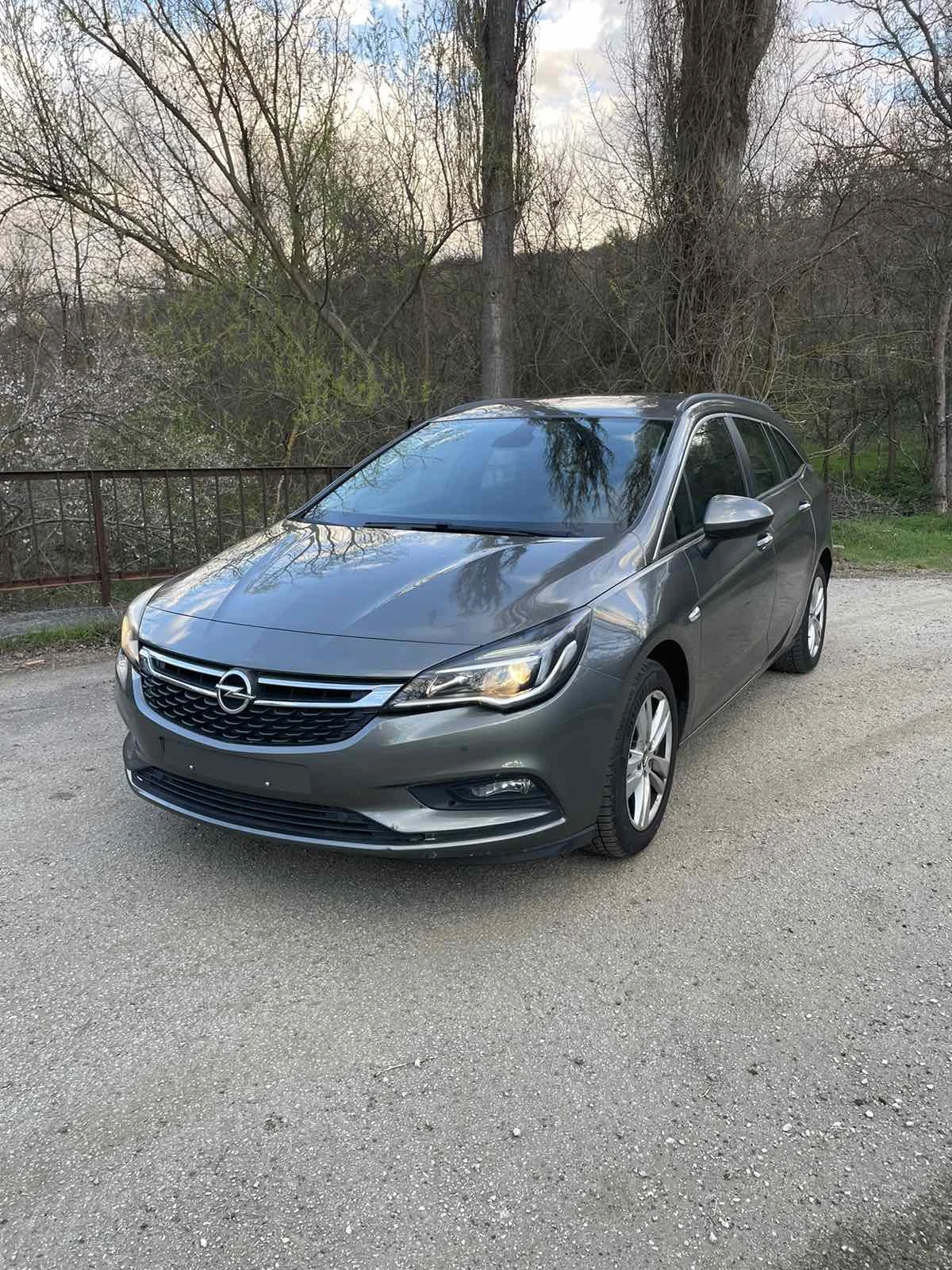 Opel Astra 1.6 CDTi, снимка 7 - Автомобили и джипове - 54123259